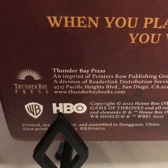 Jigsaw Puzzle Book - Black and Gold - Picture 4 of 5